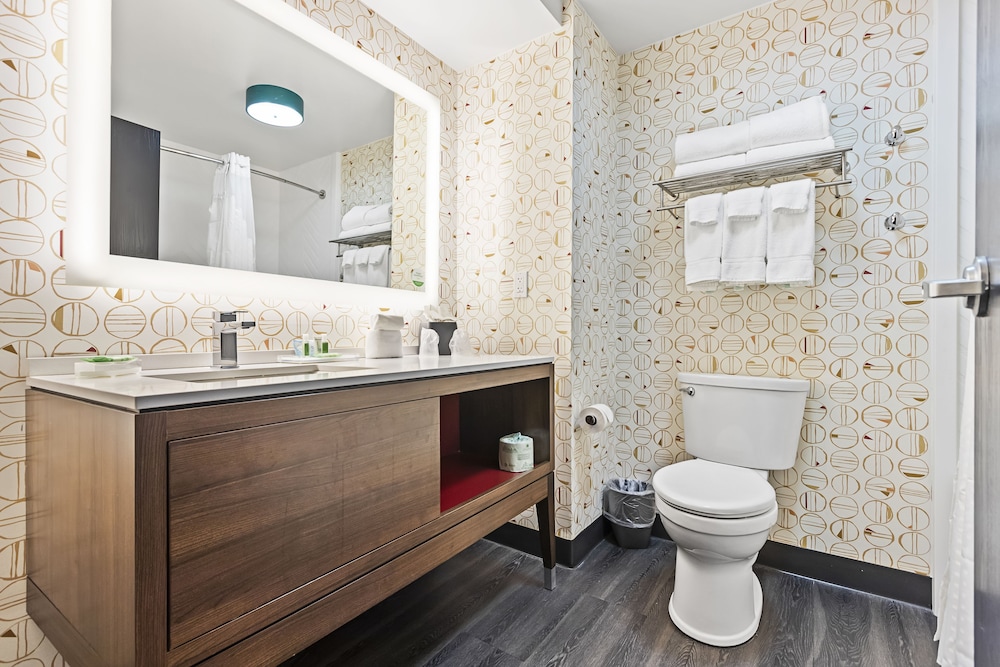 Holiday Inn St. Petersburg West 4/59