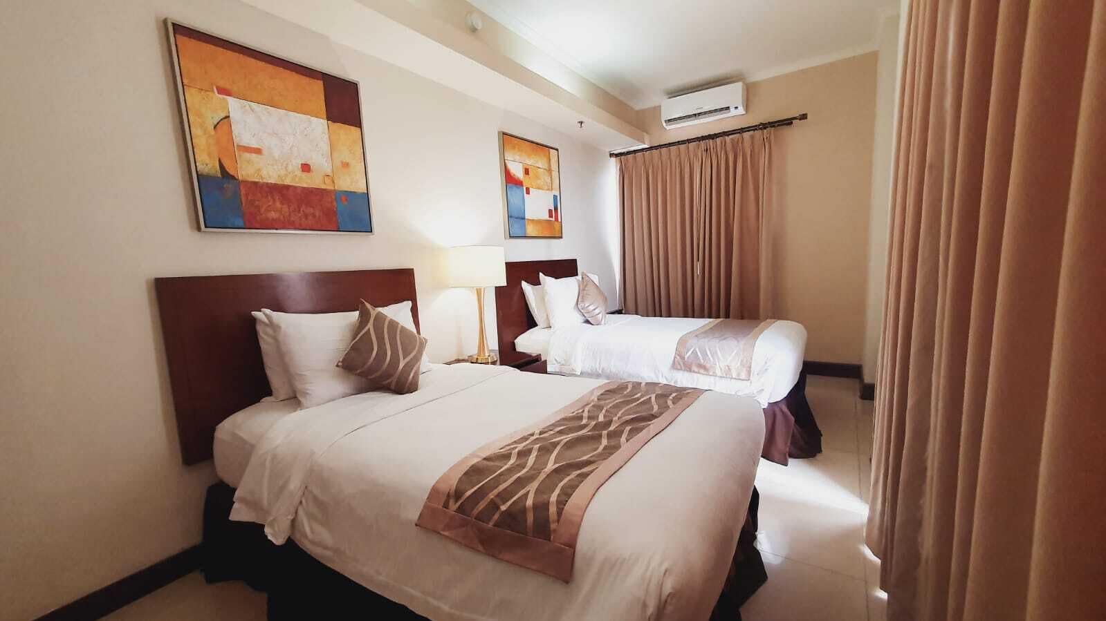 DELUXE, SUITE, TWIN BEDS