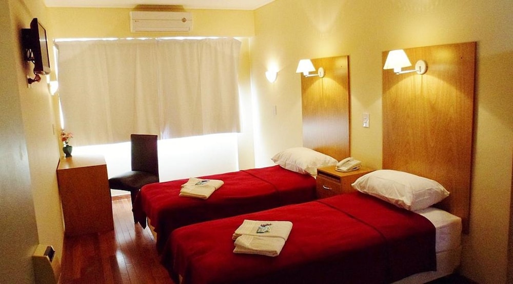 Juramento de Lealtad Townhouse Hotel 12/30