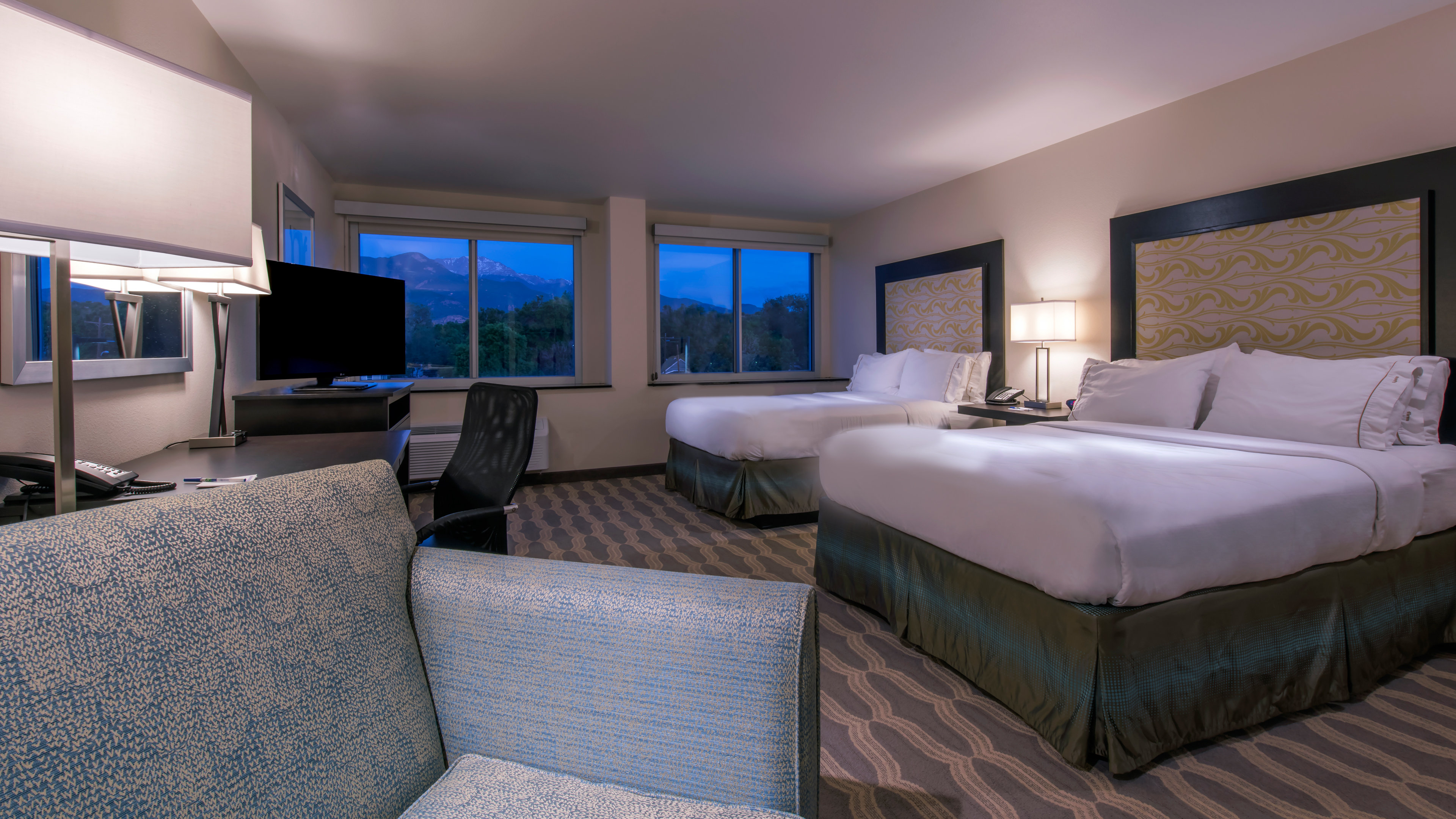 Holiday Inn Express Suites Colorado Springs Central 29/80