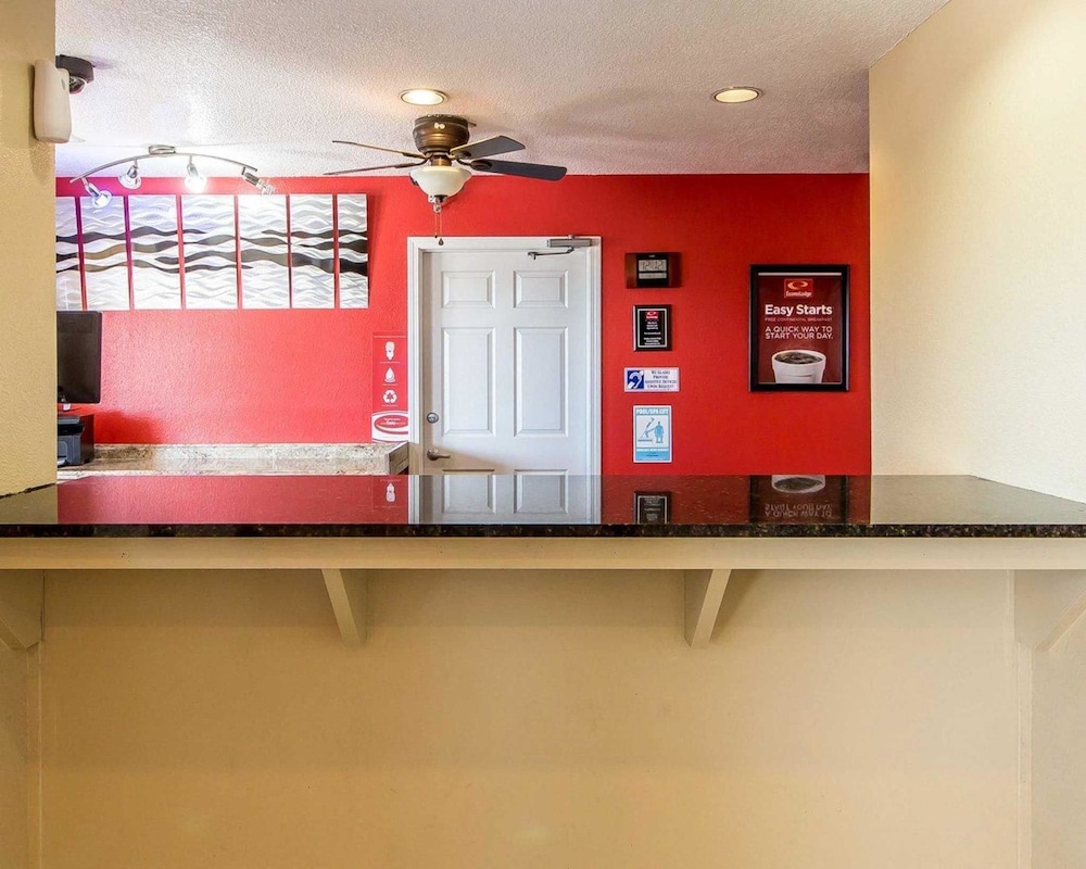 Econo Lodge Pryor 12/58
