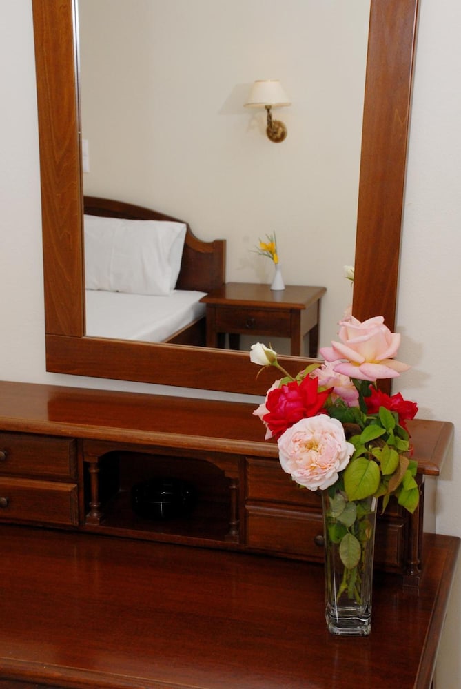 Aphrodite Hotel 24/34