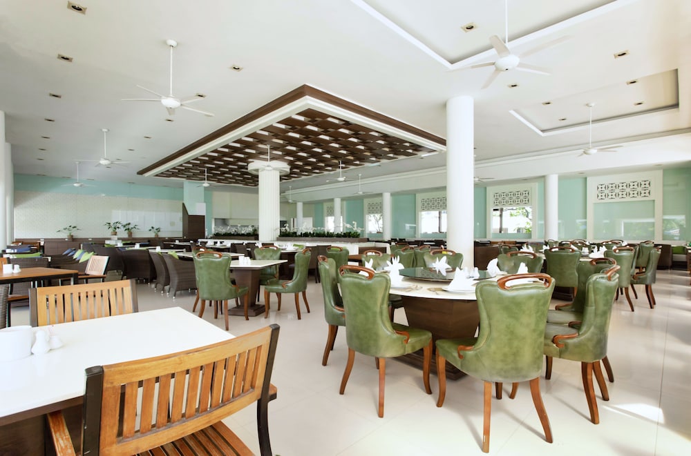 The Cha Am Methavalai Hotel 48/65