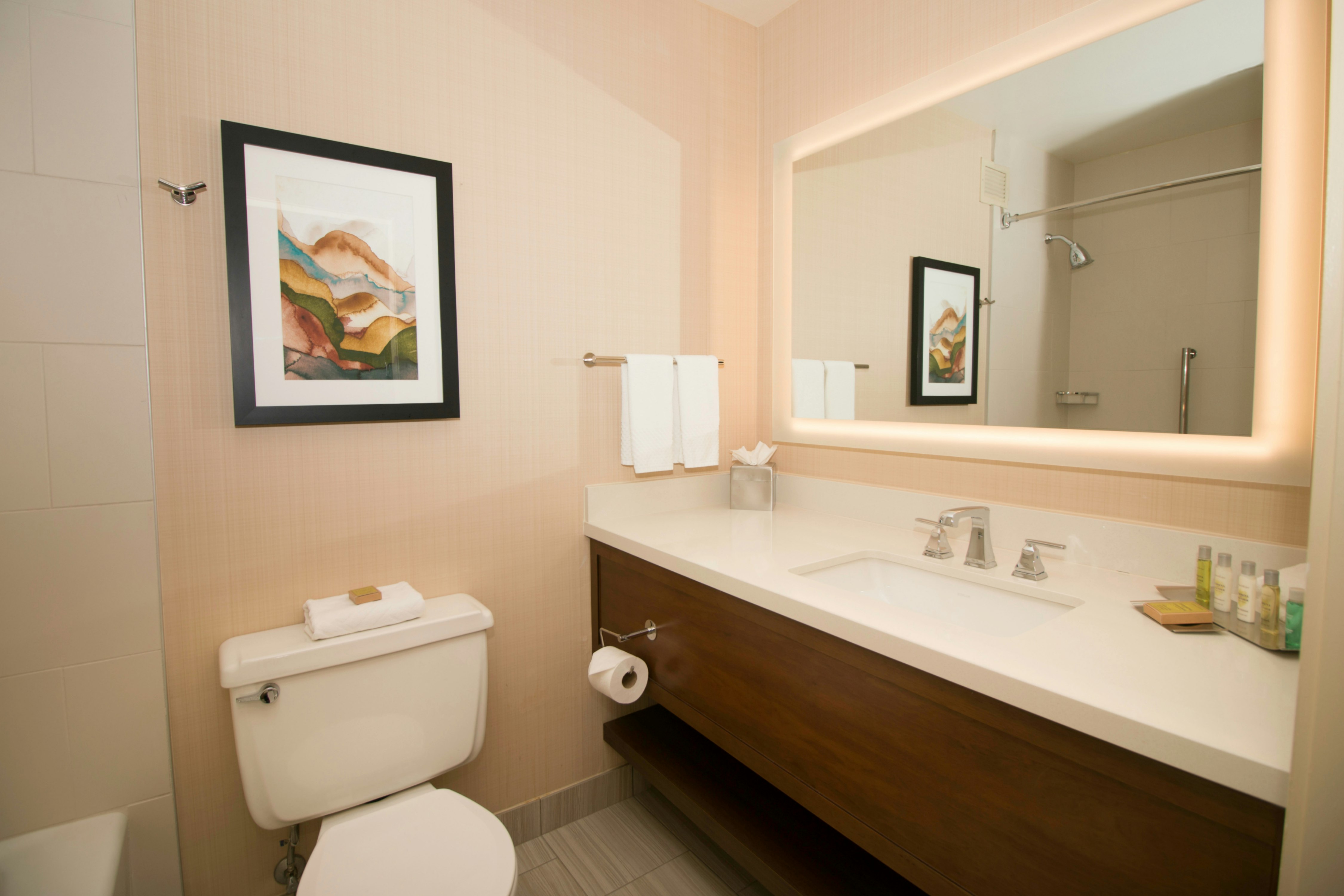 Room, King Bed, Accessible, DoubleTree by Hilton Hotel Spokane City Center 7/8