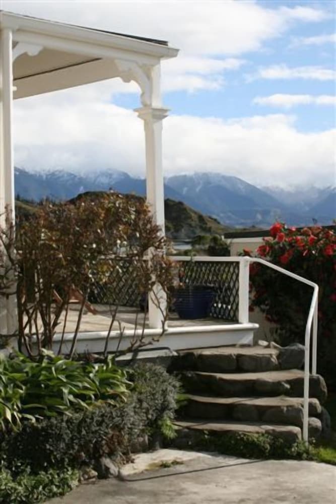 The Point Bed &amp; Breakfast 45/50