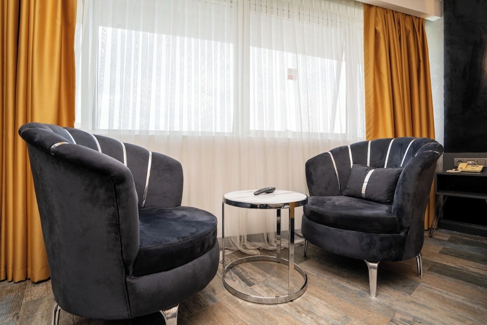 Eva Otel 39/50