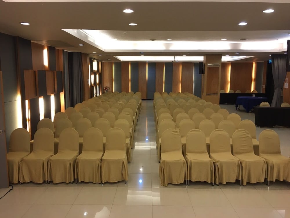 Mantra Varee Hotel 38/47