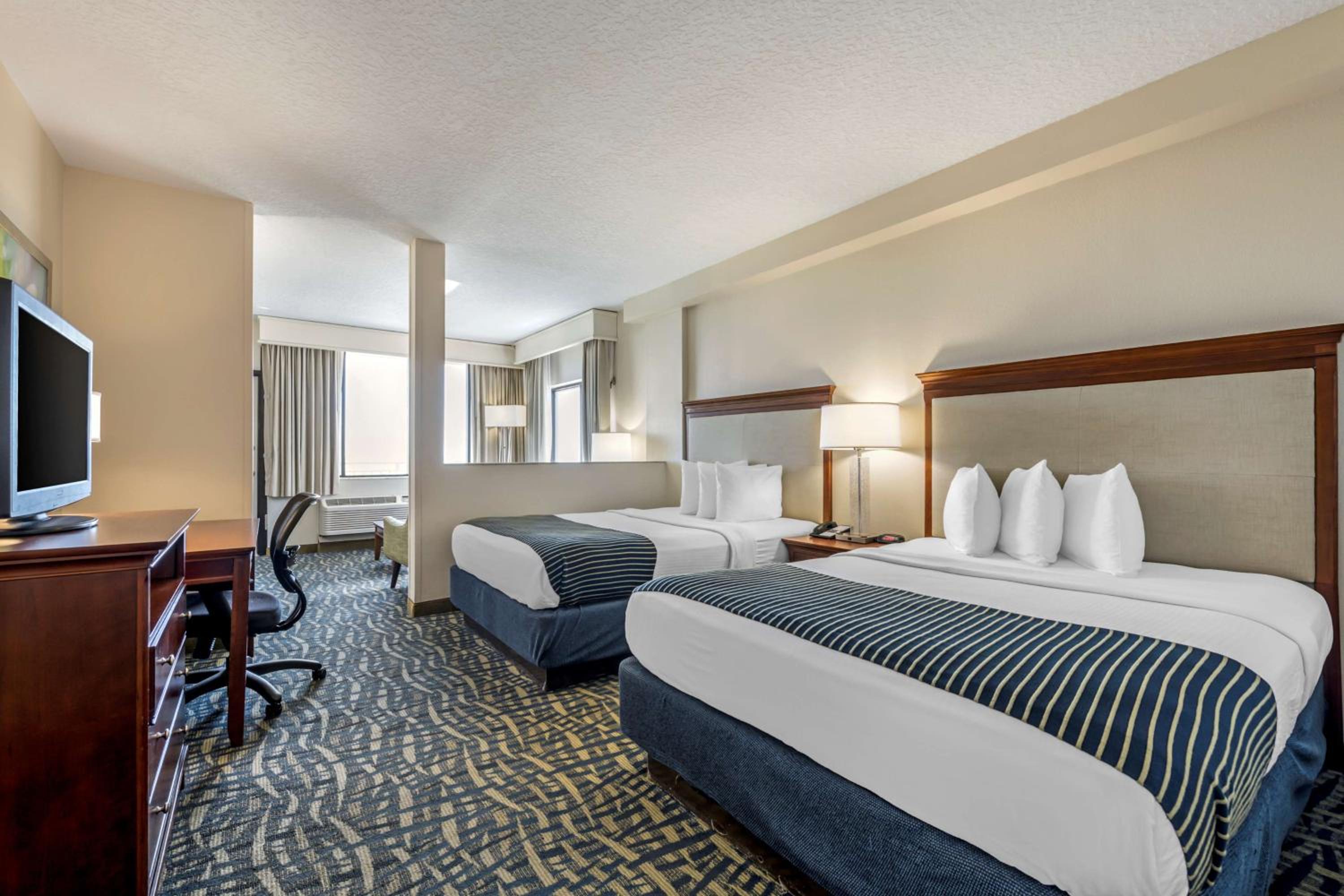Junior Suite, 2 Queen Beds, Ocean Front, Balcony