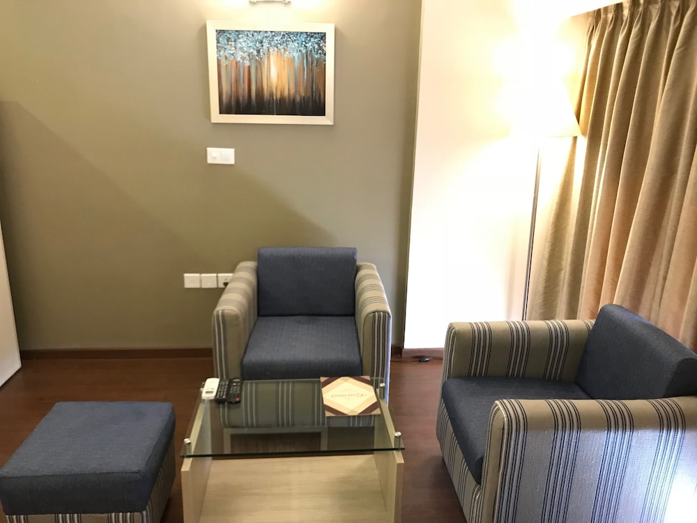Starlit Suites 27/50
