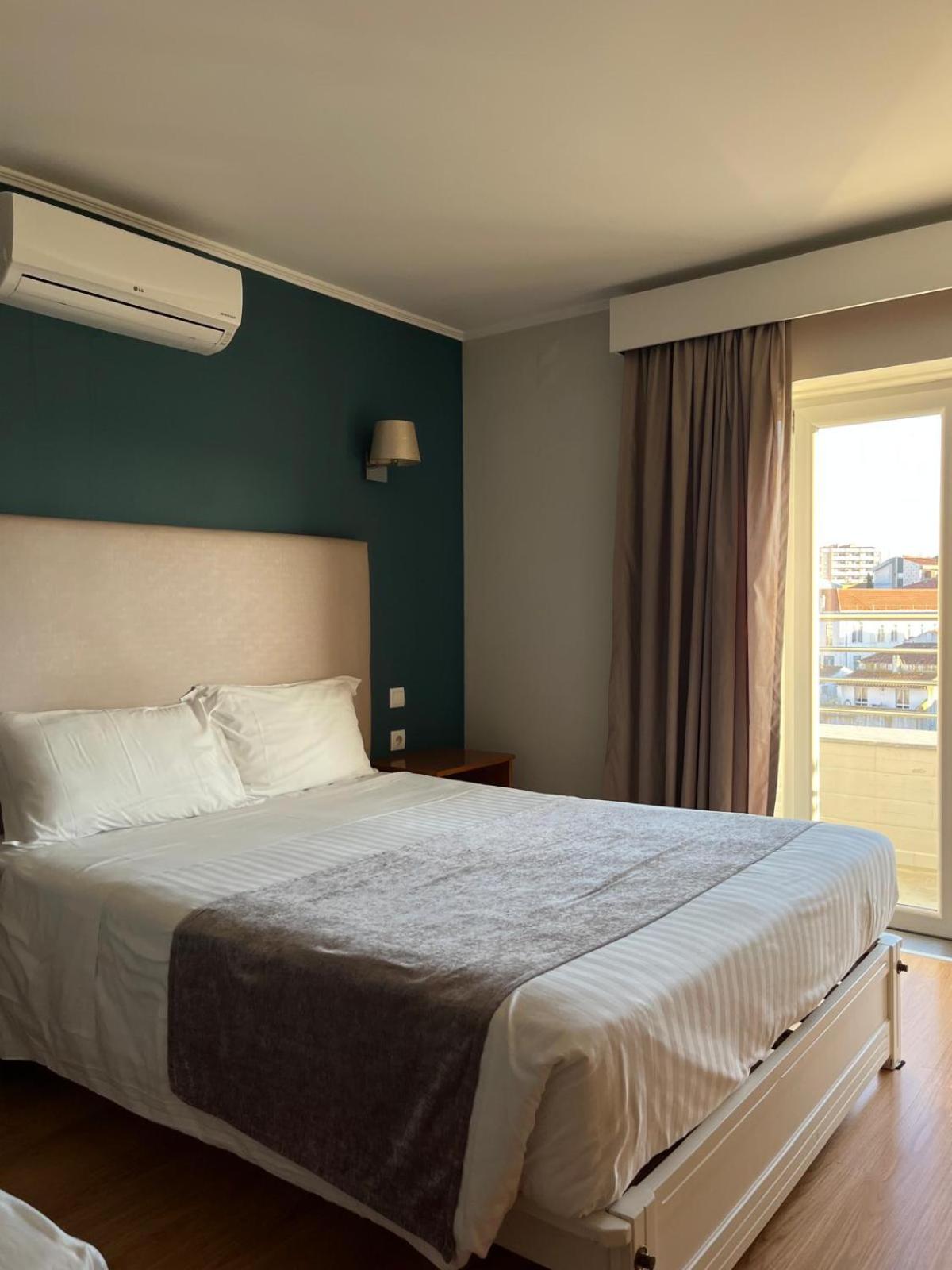 Hotel D. Dinis 17/50