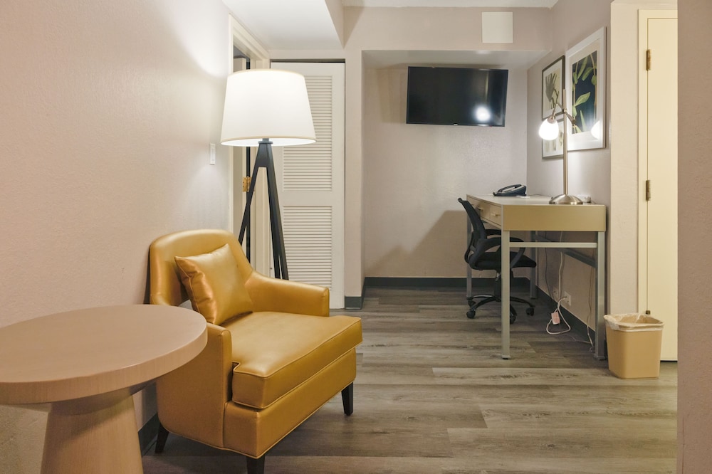 The Palms Inn & Suites 28/45