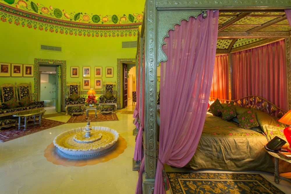 Shiv Niwas Palace 21/71