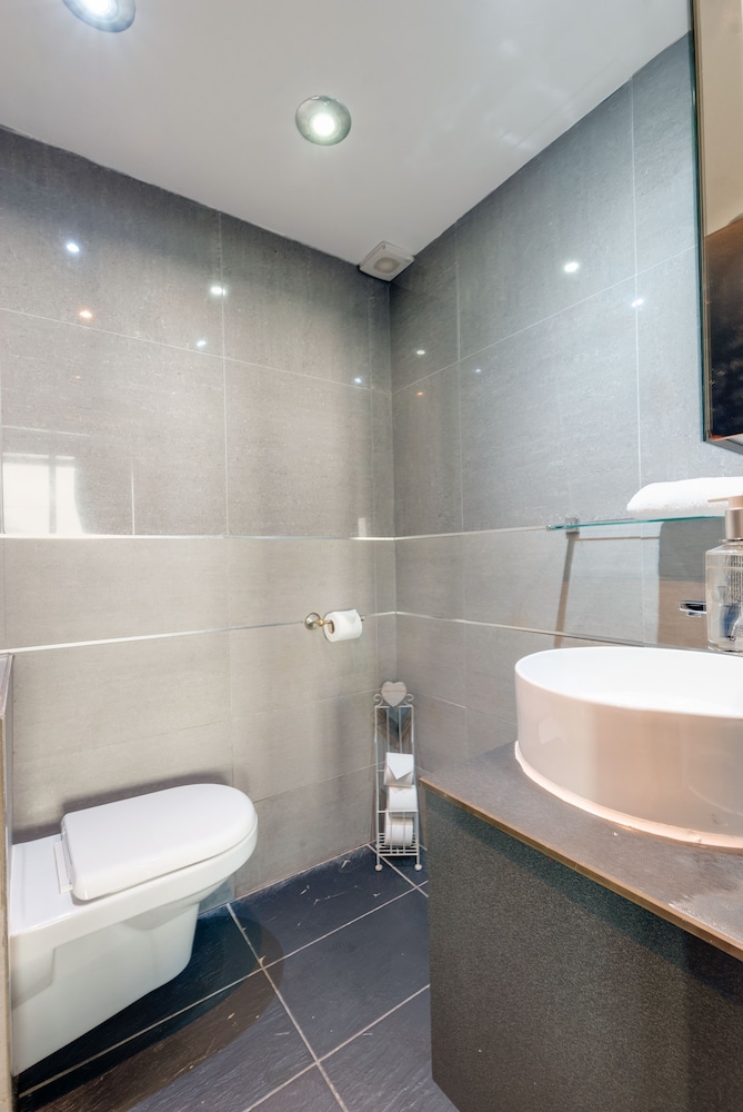 Signature Living Apart Hotel 51/57