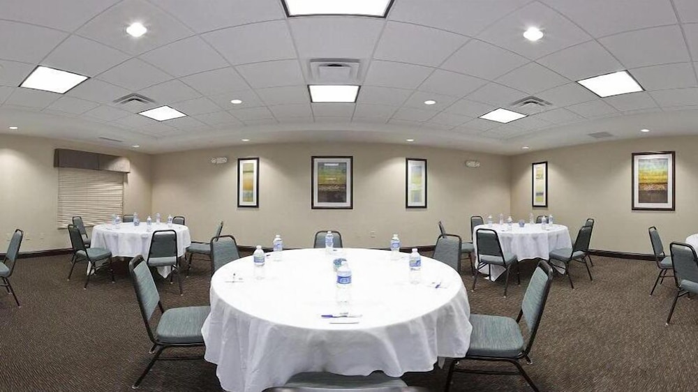 Holiday Inn Express Hotel Suites Zanesville North 55/66