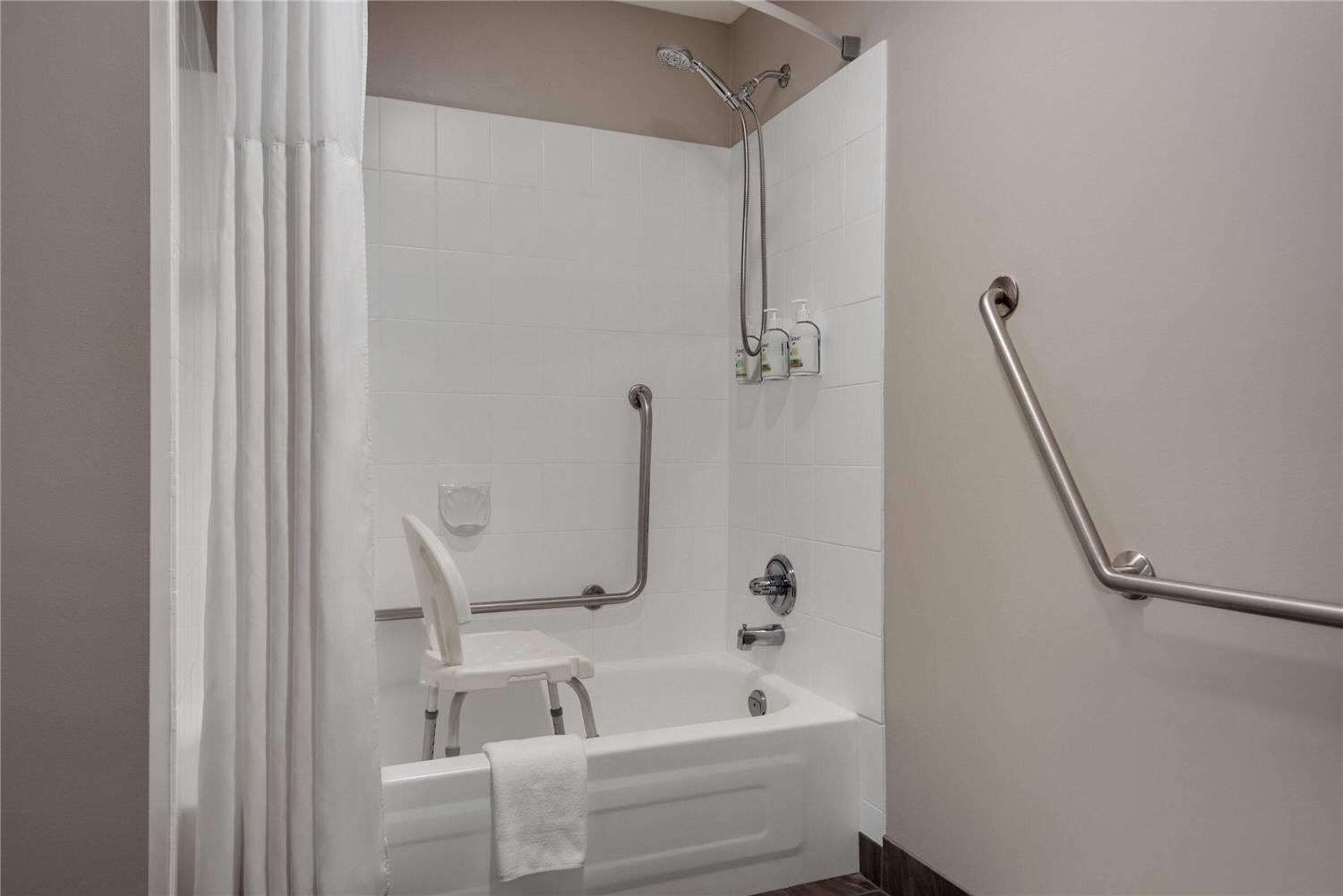 Days Inn By Wyndham Kelowna 36/37