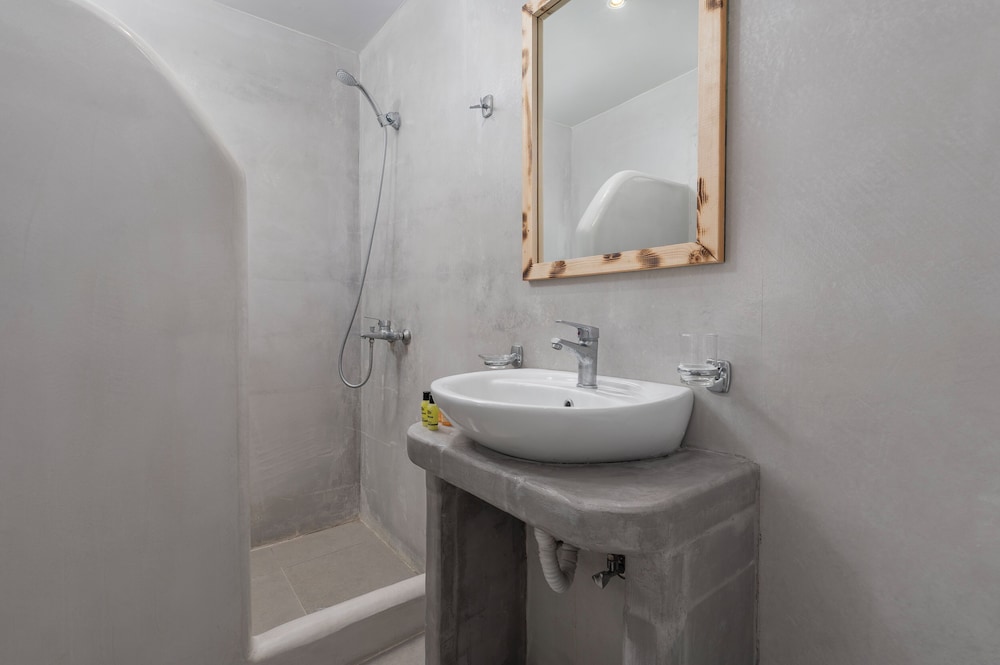 جناح بانورامي بسريرين مزدوجين بإطلالة على البحر، Gizis Cliffside Suites 8/8