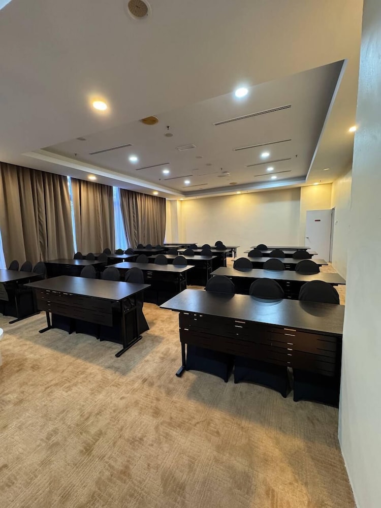 Royal Park Hotel @ UNITEN 40/50