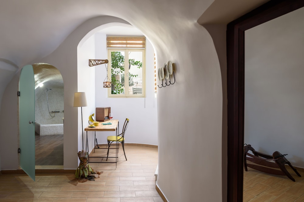 Suite Home Santorini 54/75