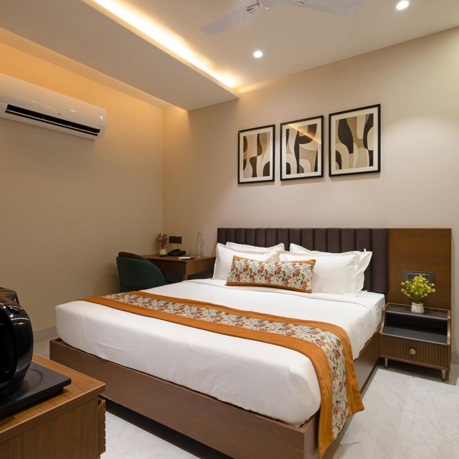 Saltstayz Premier Naraina Vihar 27/60