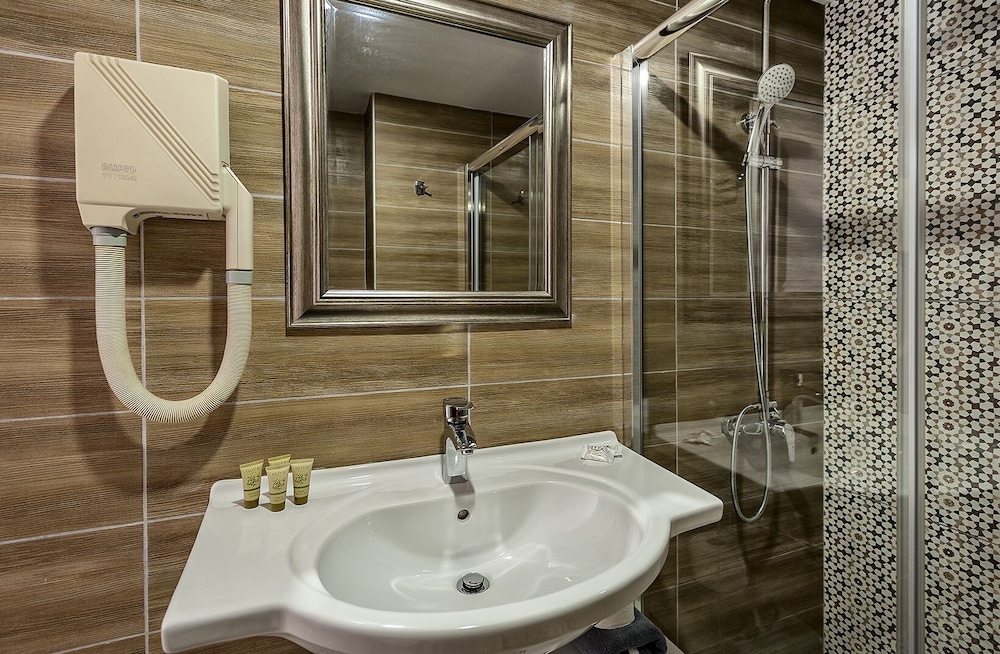 Elina Hotel Apartments 24/79