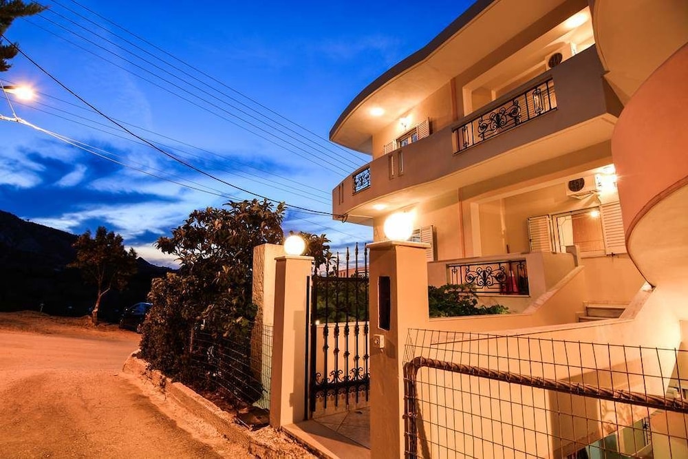 White Villa photo4
