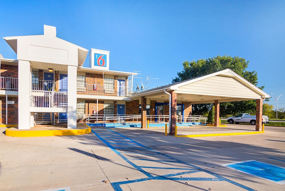 Motel6 Lawton, OK 6/46