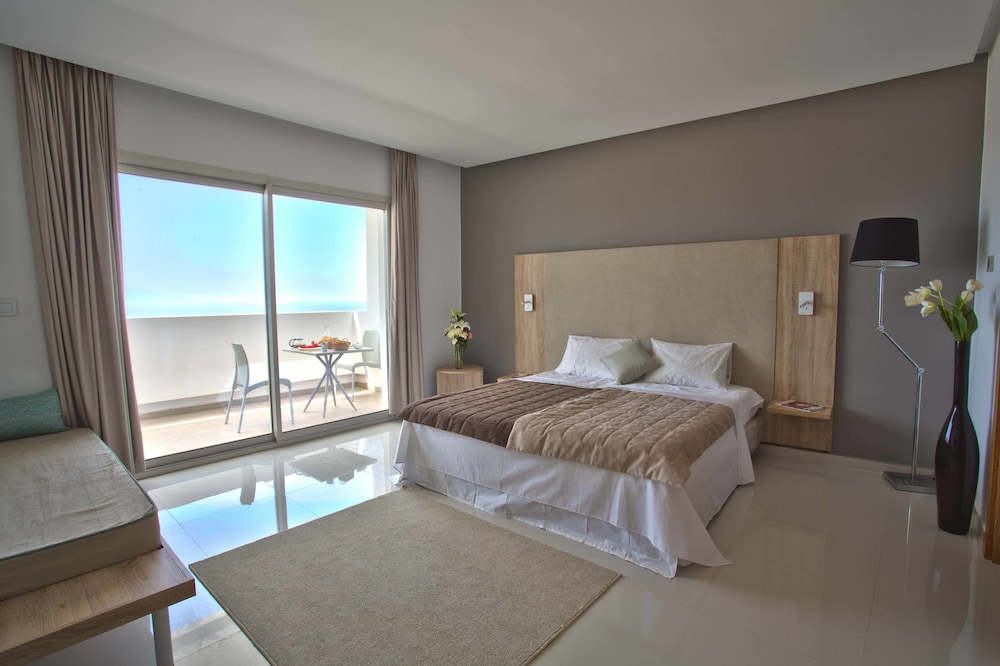 Lixus Beach Resort 4 17/74