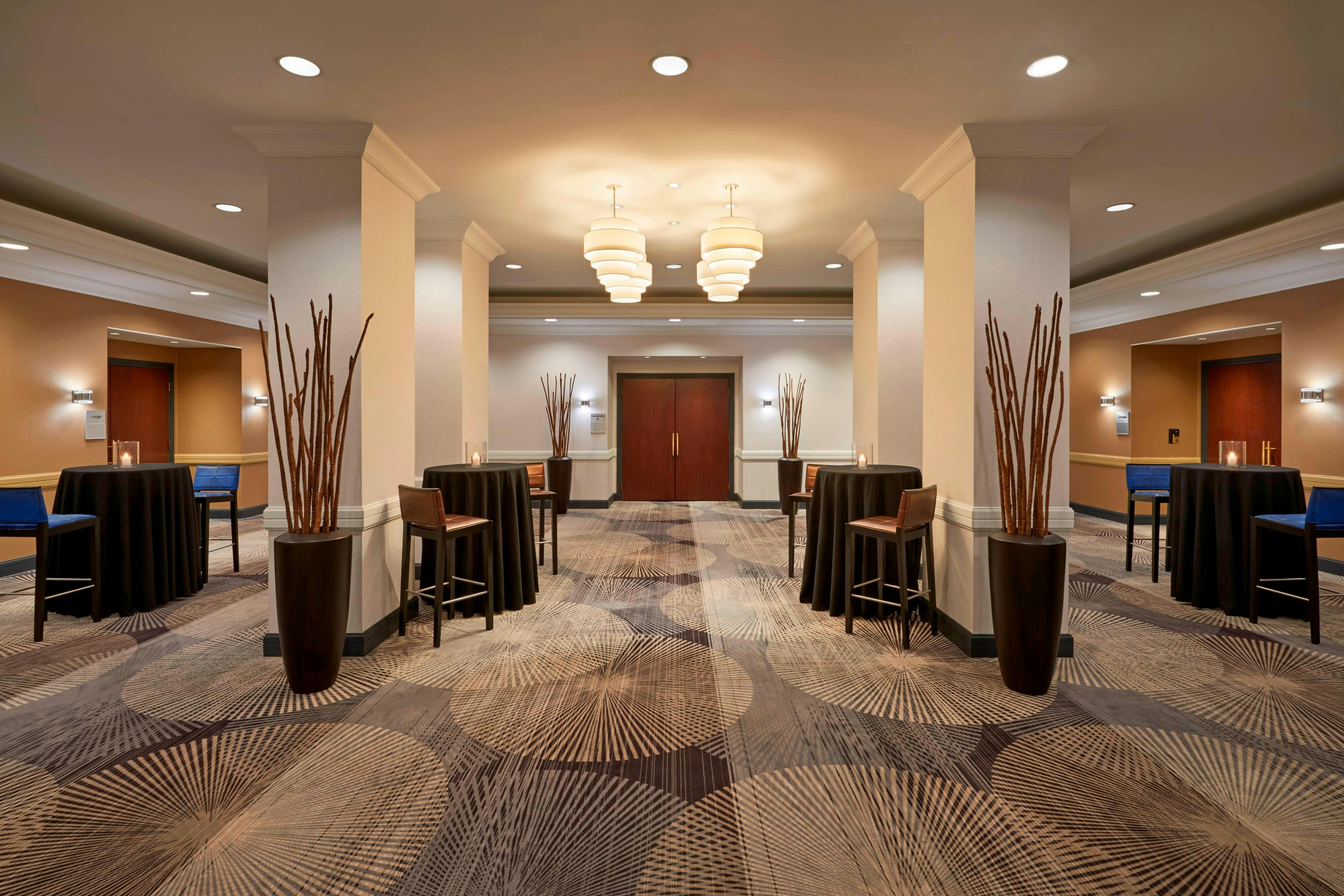 Courtyard By Marriott Downtown Toronto 5/25