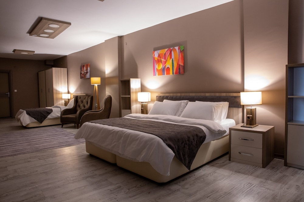 Staron Otel 21/34