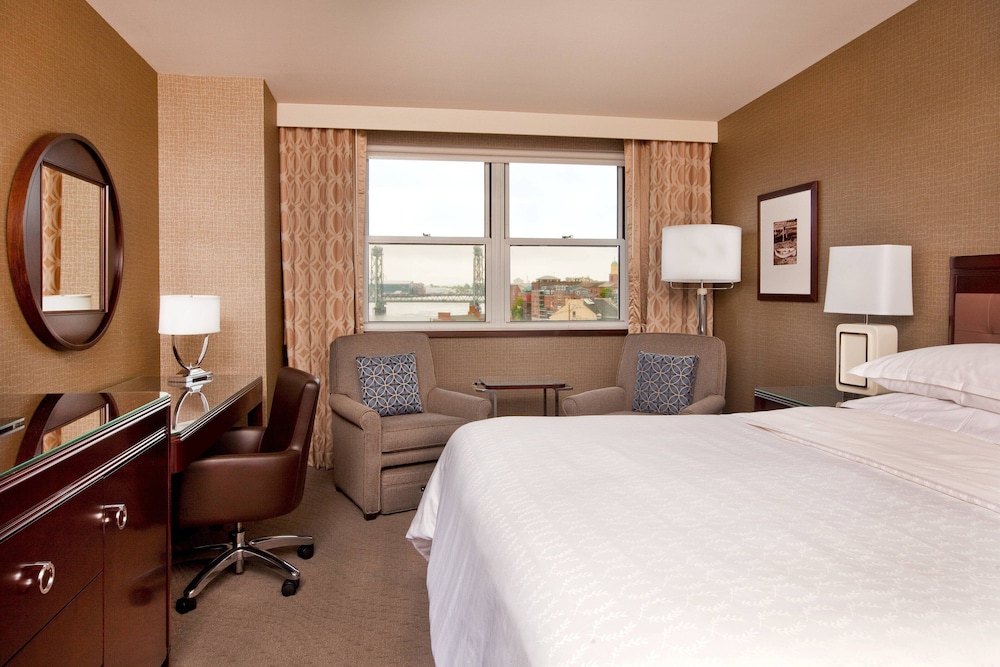 Sheraton Portsmouth Harborside 17/47