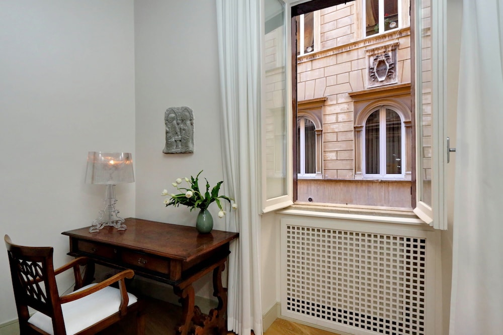 Farnese Charme - My Extra Home 4/29