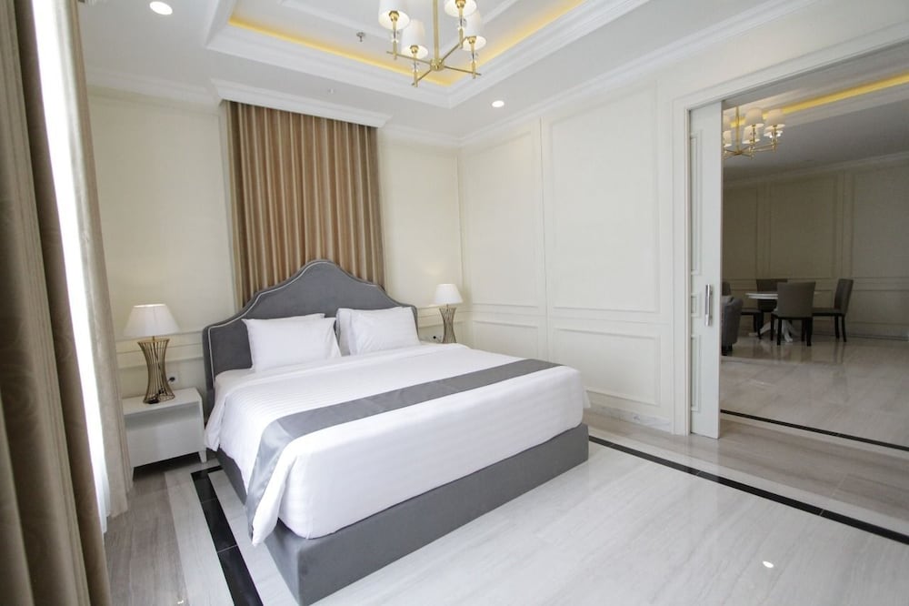 Grand Senyum Hotel 10/33