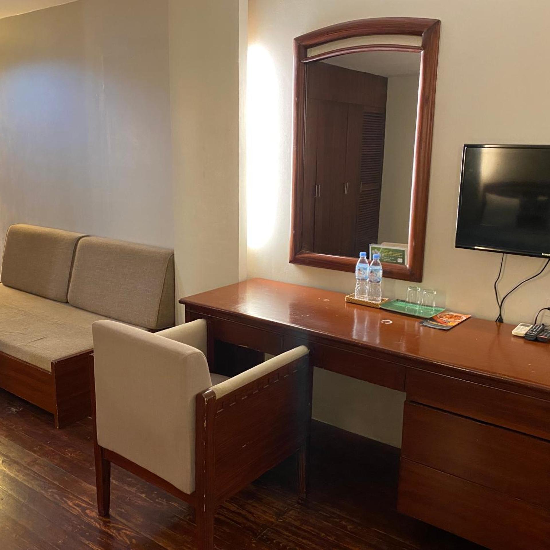Century Plaza Hotel 28/50