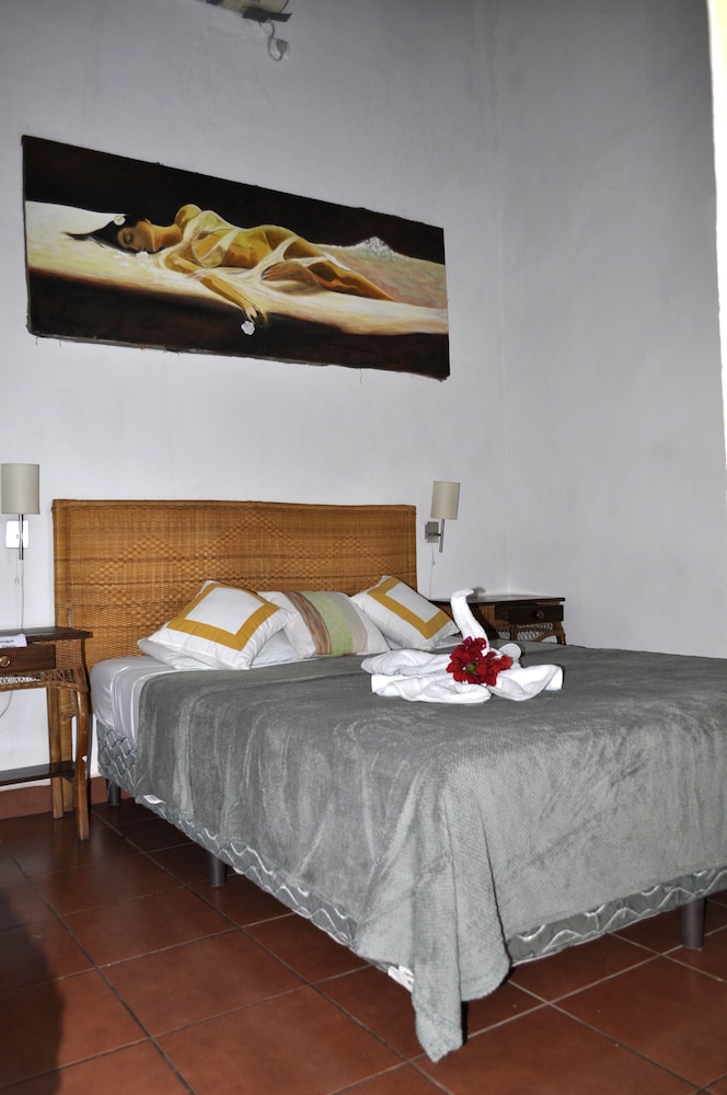 1 Bedroom, Tower, Basic, Pool View