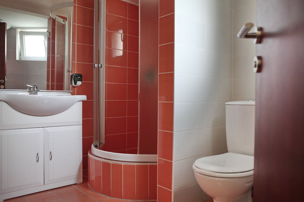 ROOM, QUADRUPLE