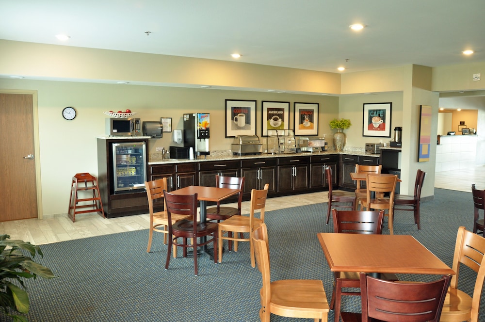 Brookstone Lodge Suites 28/35