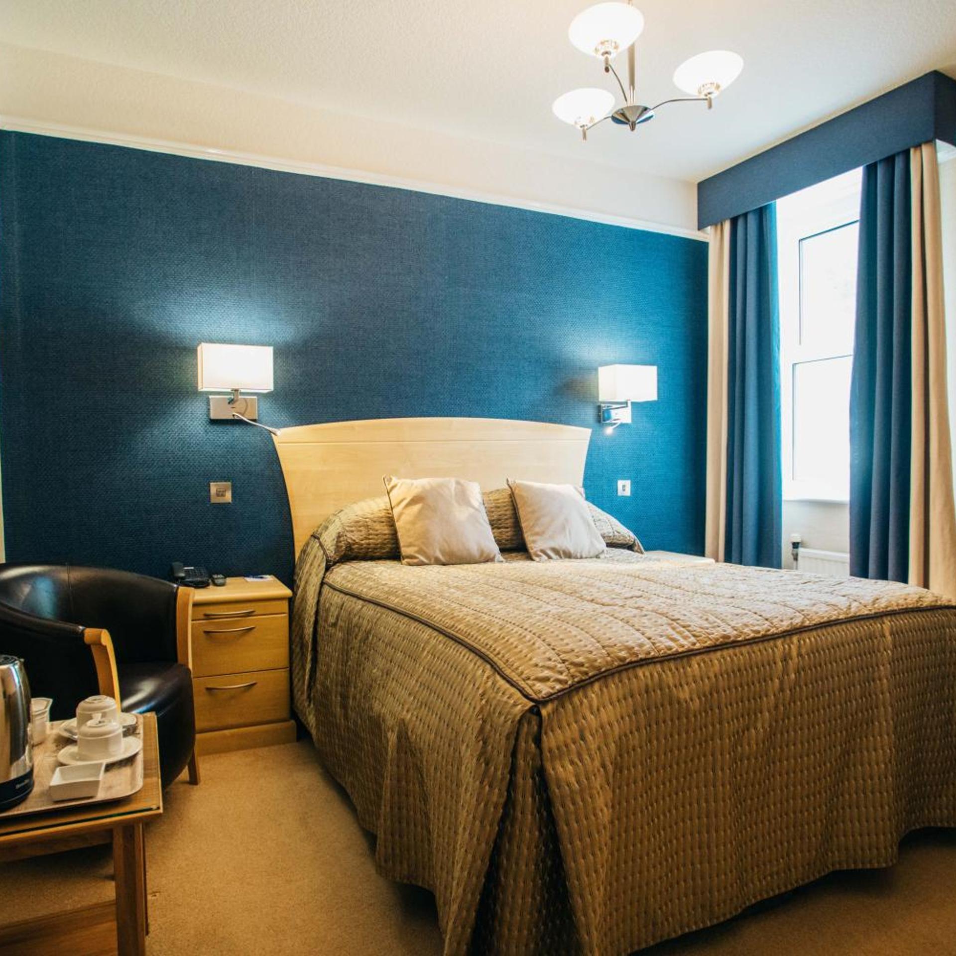 غرفة بسرير مزدوج بإطلالة على الحديقة، Trefeddian Hotel 4/8