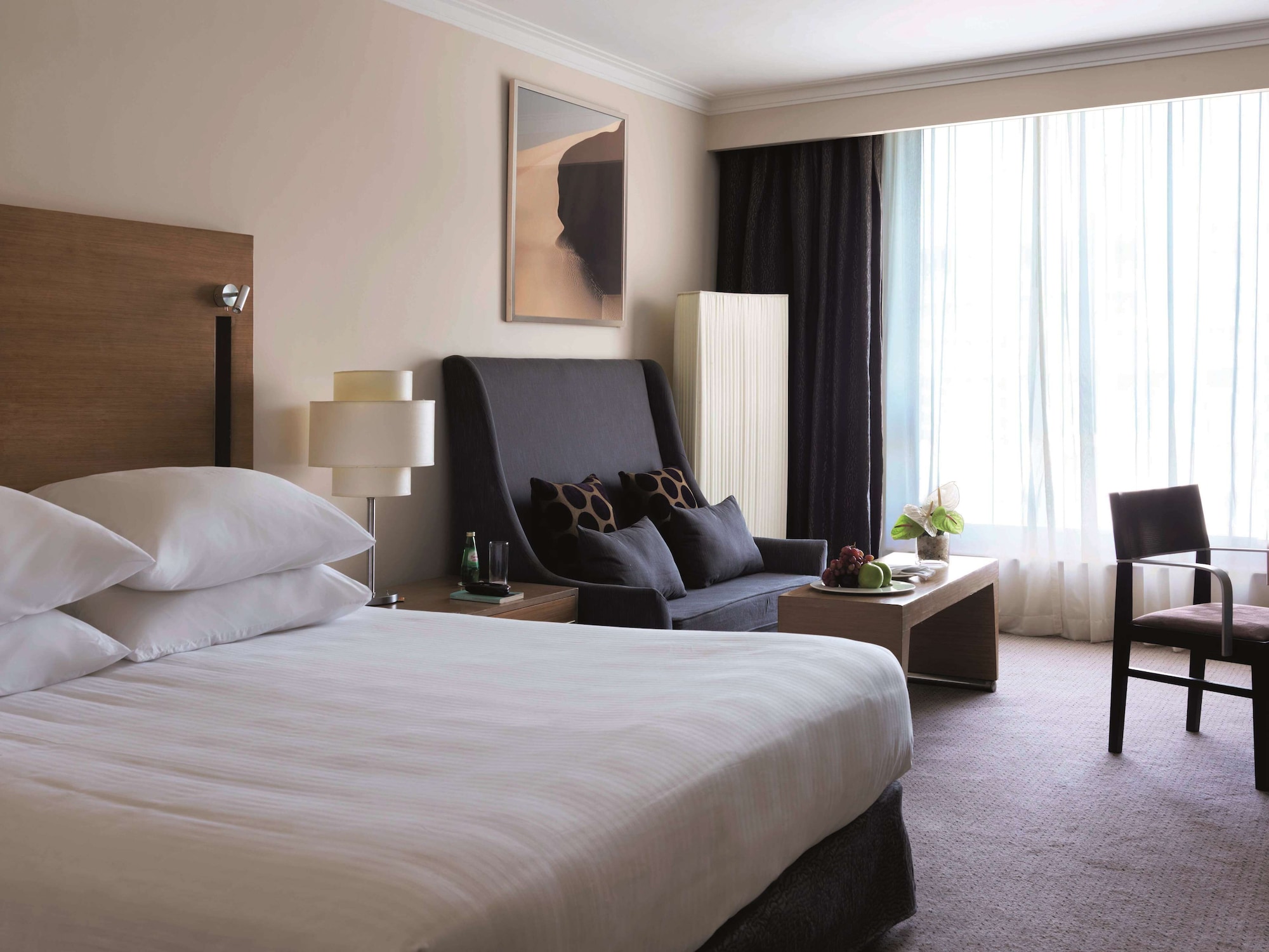 غرفة تنفيذية بسرير كينج مع دخول الصالة، Radisson Blu Heliopolis 3/10