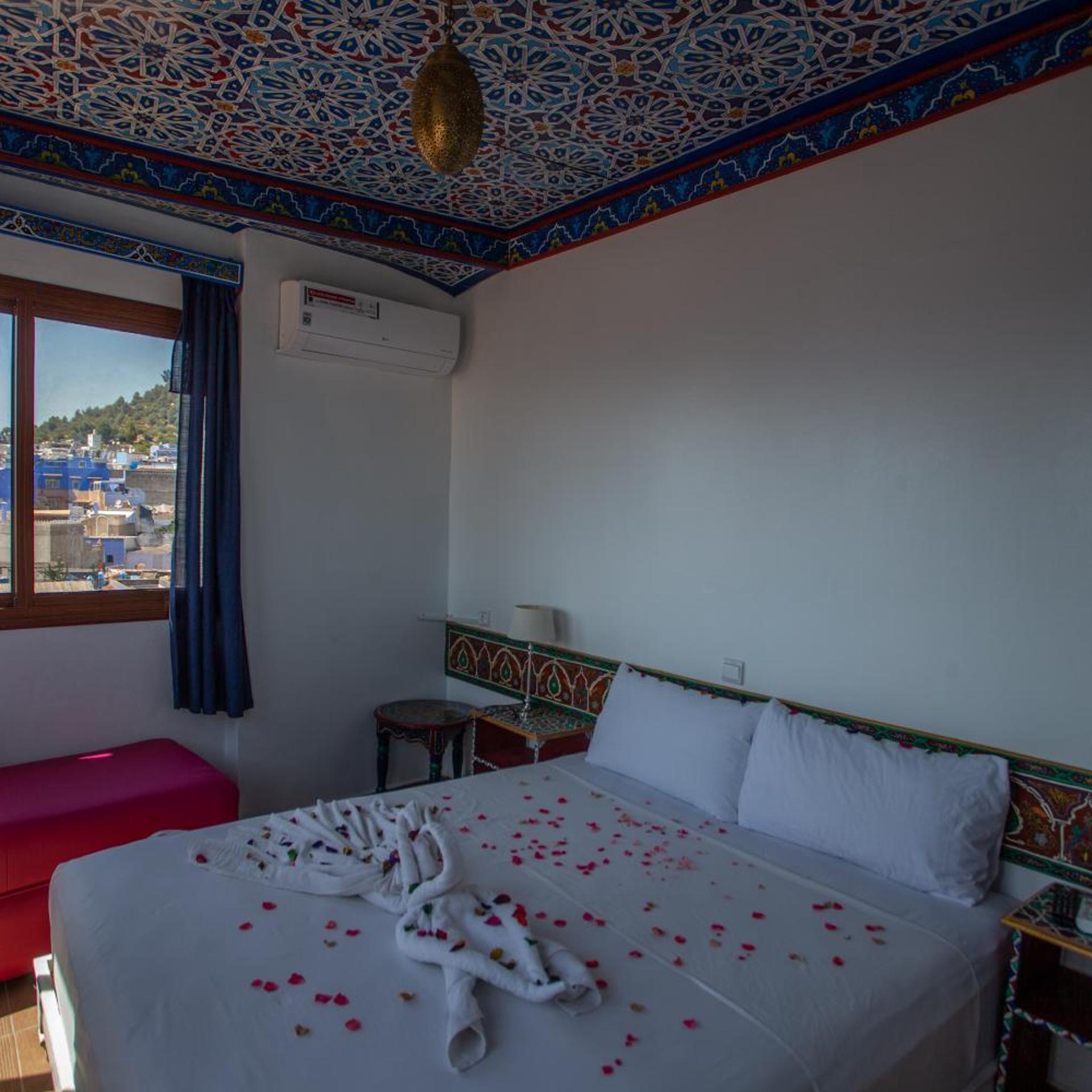 Deluxe, Queen Bed