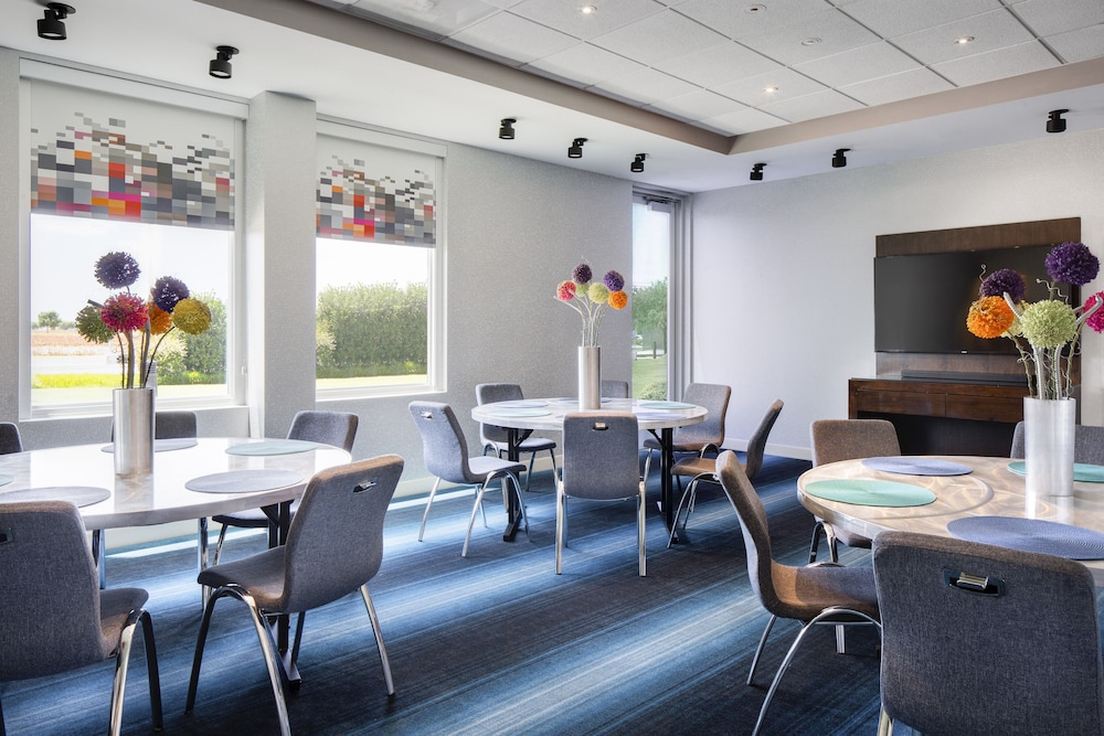 Aloft Plano 22/33
