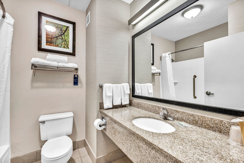 غرفة بسرير كينج، FAIRFIELD INN AND SUITES LUMBERTON 9/10