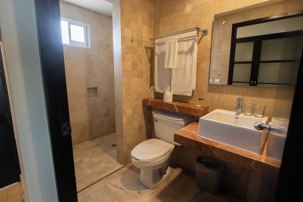 Coral Island Hotel and Spa 69/70