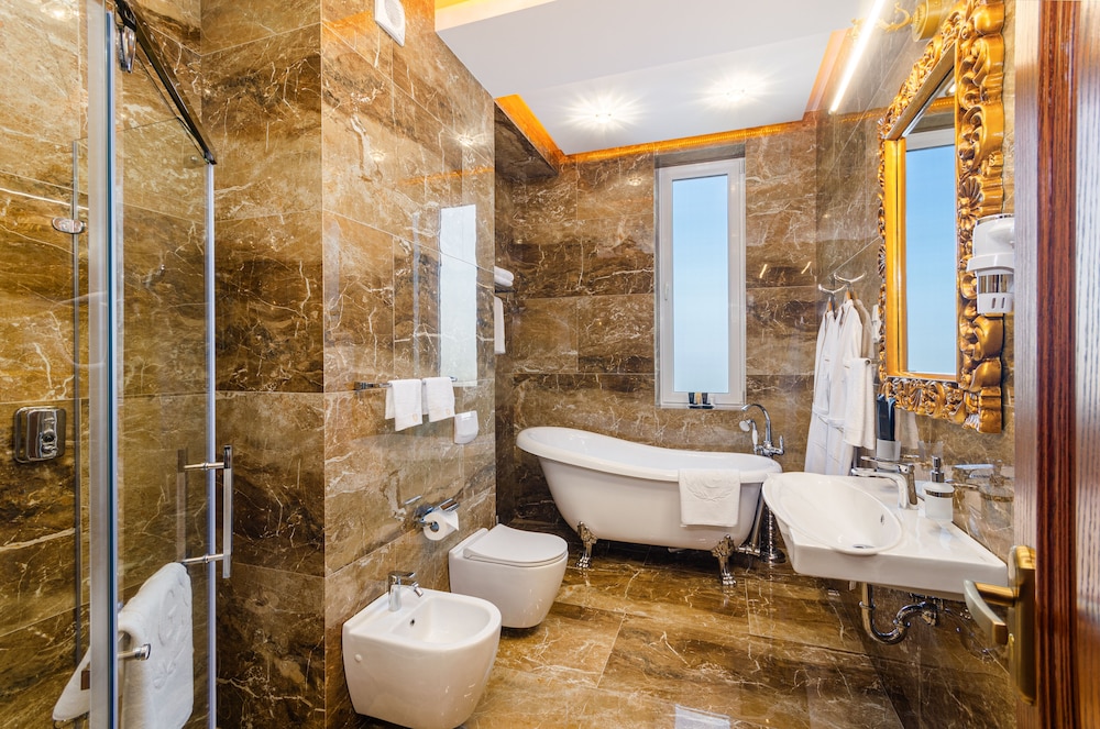 GREGORY Boutique Hotel Chisinau 59/62