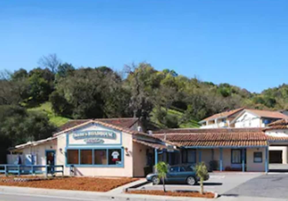 Marinwood Inn & Suites 7/43