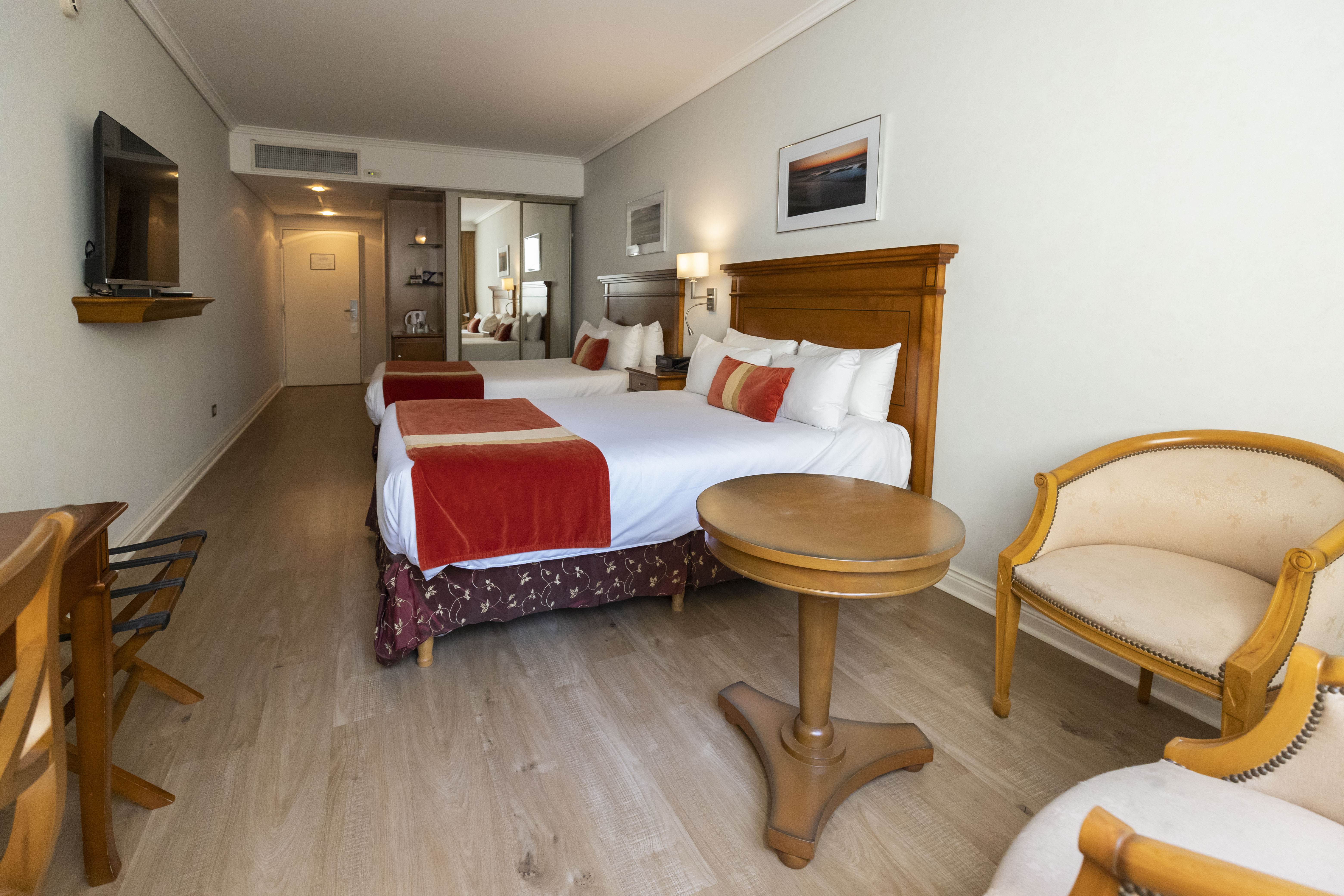 Deluxe, Queen Bed, Hydromassage
