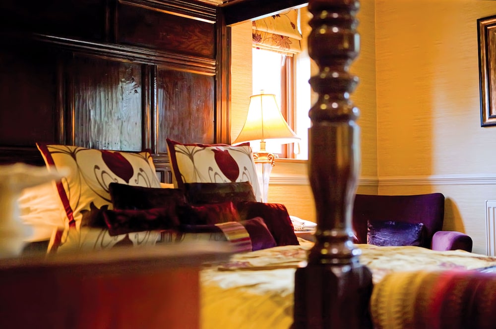 Whitley Hall Hotel 4/45