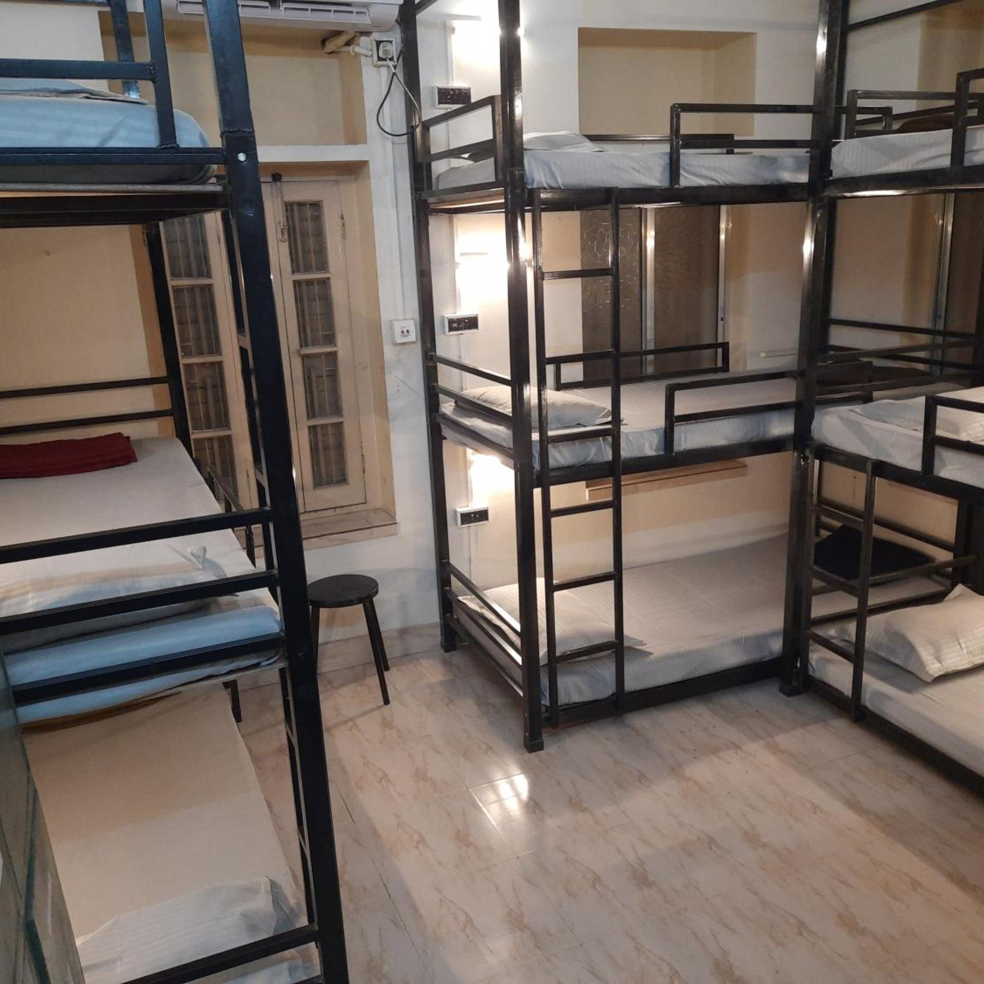 Bubble Beds Hostel 45/54