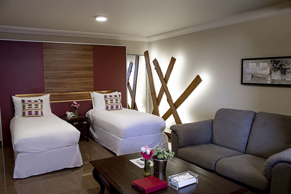 Home Suites Hotel 24/80