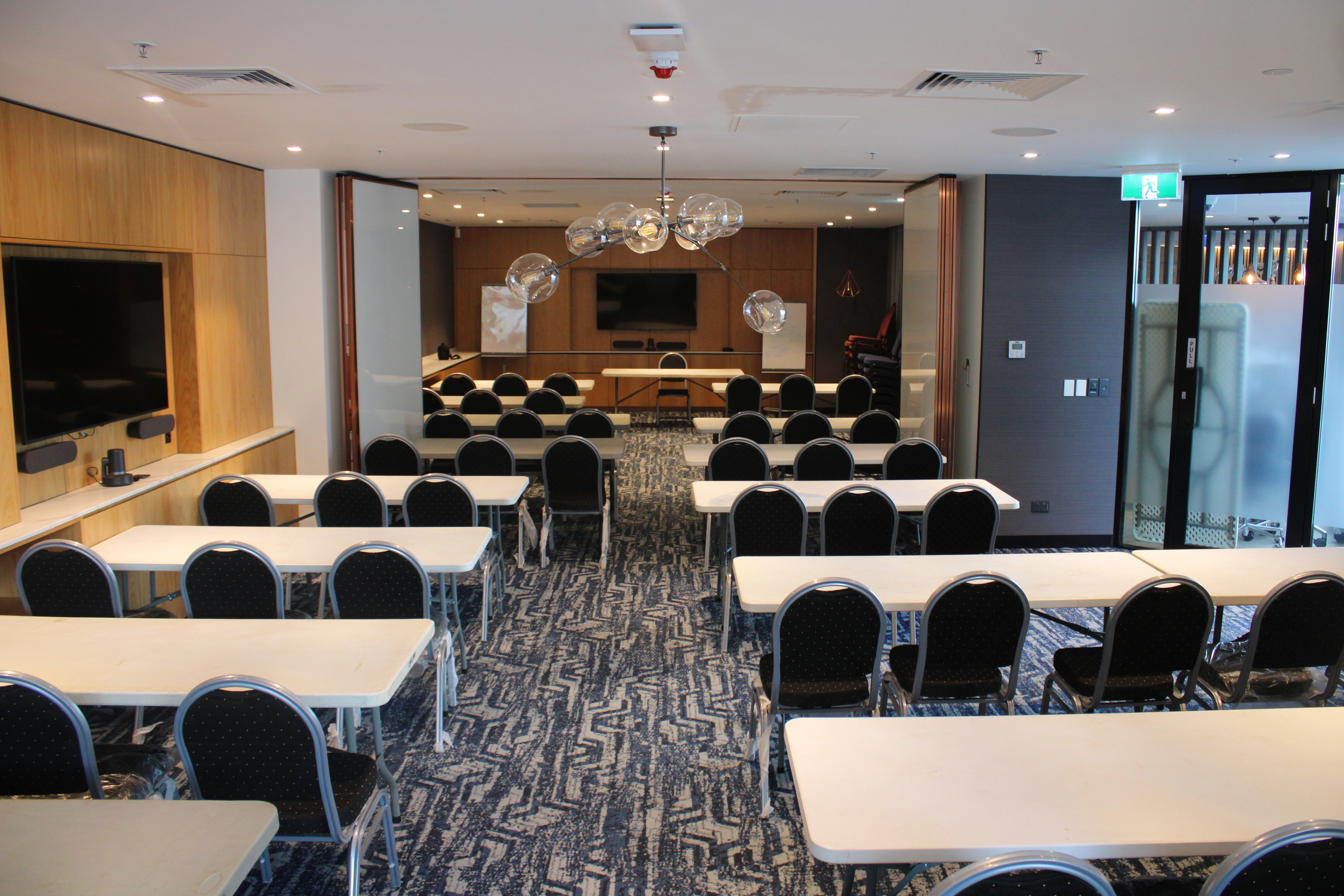 Crowne Plaza Residences Port Moresby 38/50