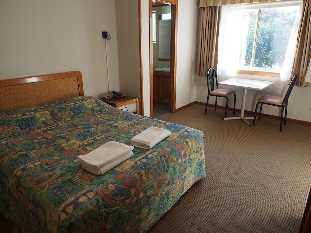 ASCOT MOTOR INN 7/32